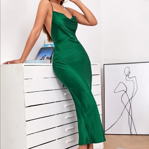 Boho crisscross open back split hem dress - Picture 5 of 9